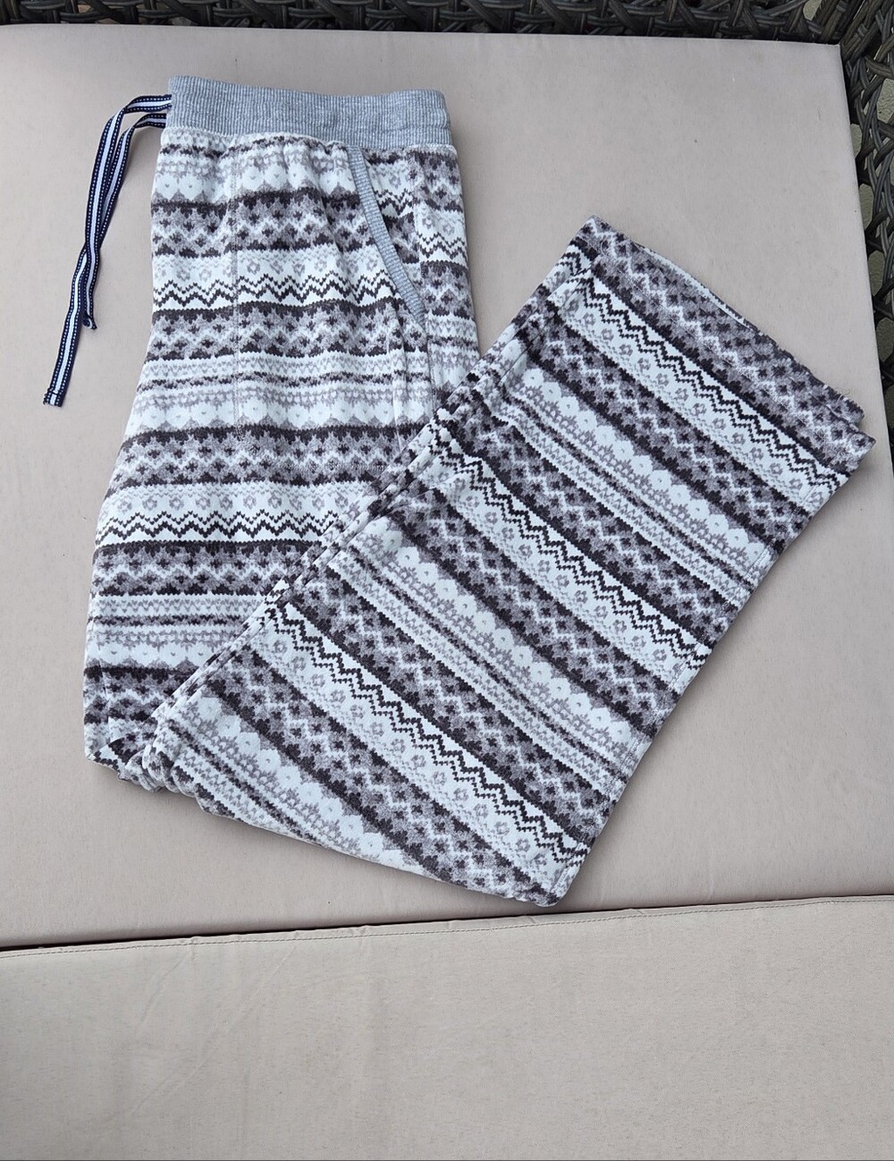 Nautica Grey and white fair isle pattern silky fleece Pajama Pants Size S
